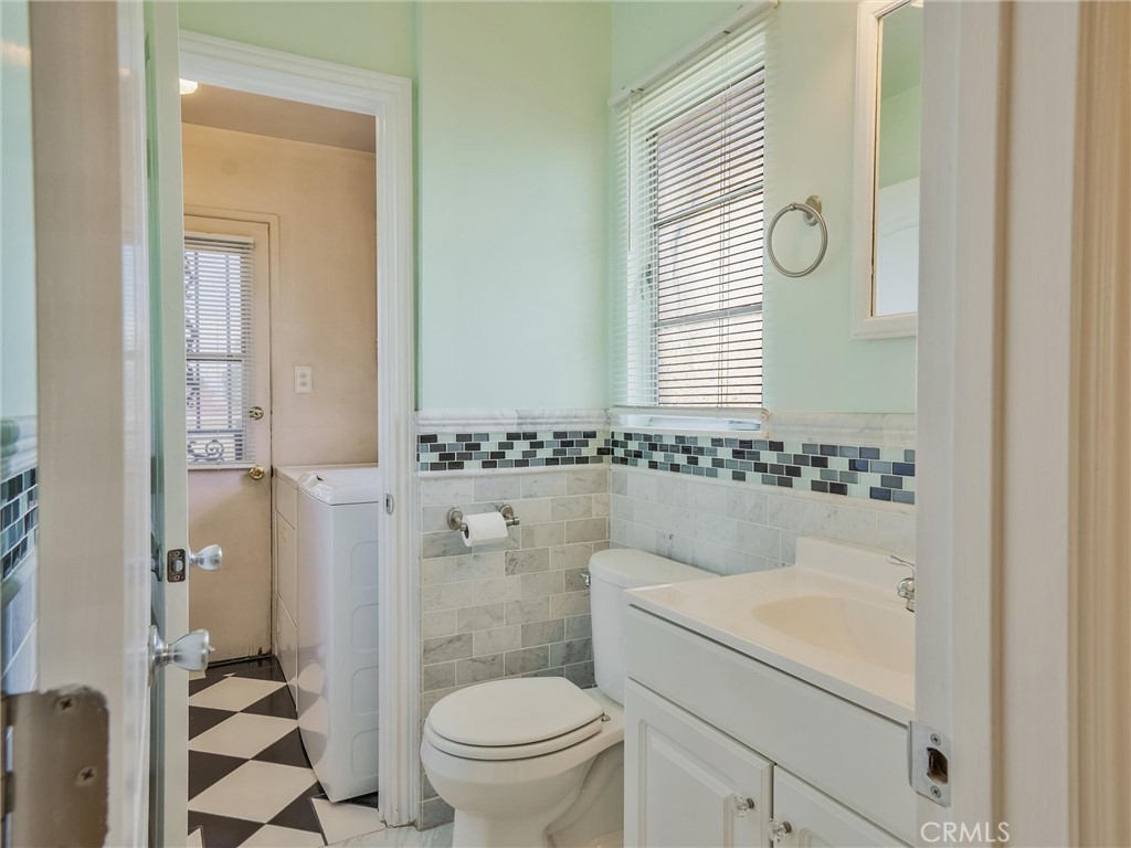 1005 Folkstone Avenue