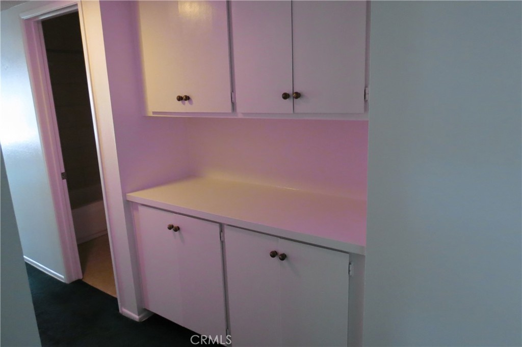 1905 S Grandview Lane S