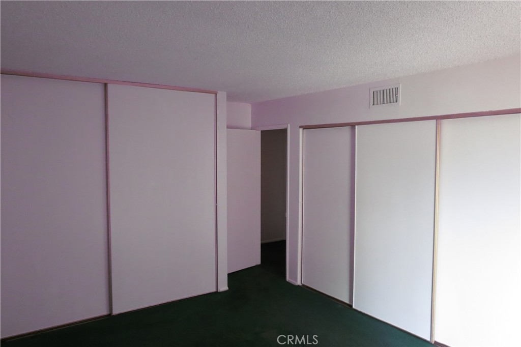 1905 S Grandview Lane S