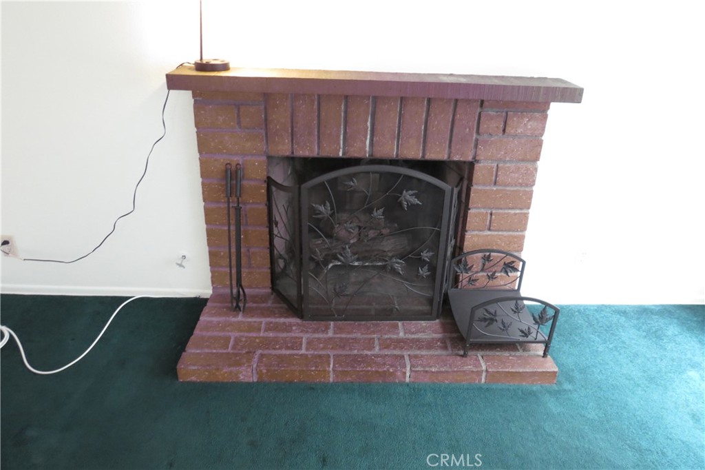 1905 S Grandview Lane S