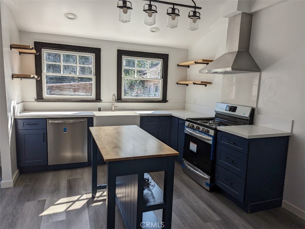 1406 N Arroyo Boulevard