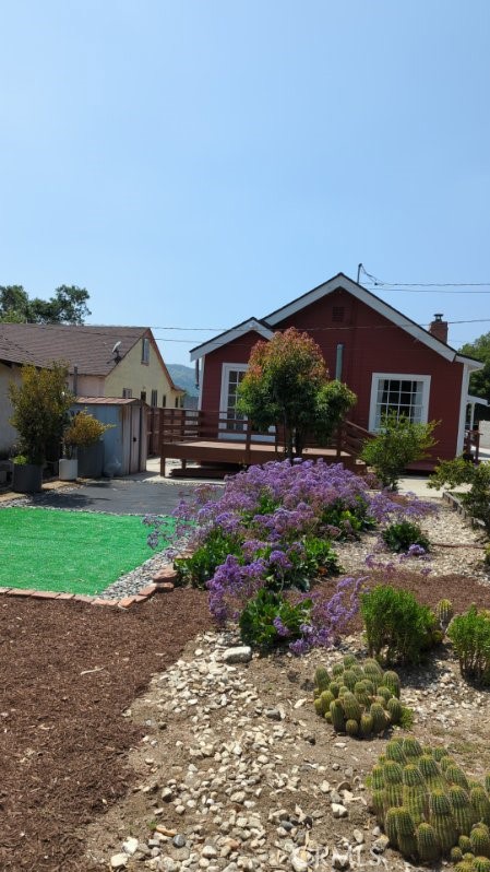 1406 N Arroyo Boulevard