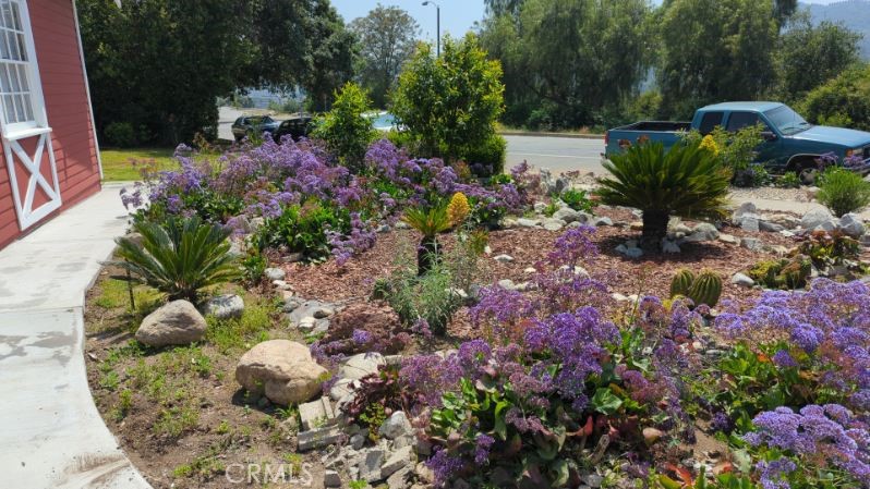 1406 N Arroyo Boulevard