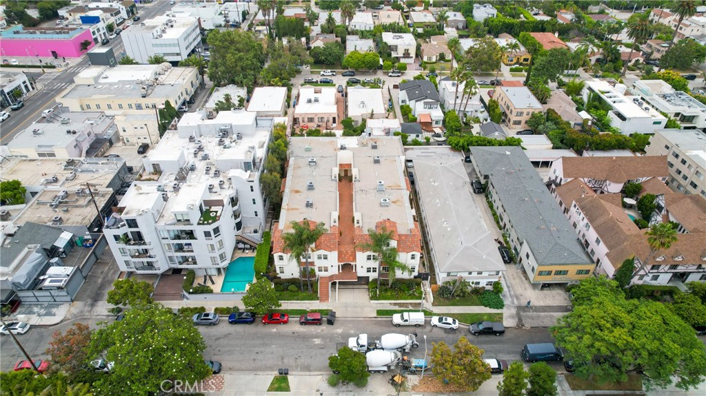 640 N Sweetzer Avenue 4