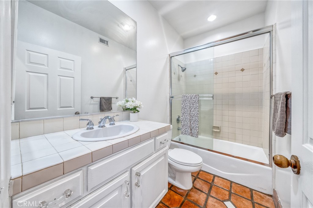 640 N Sweetzer Avenue 4