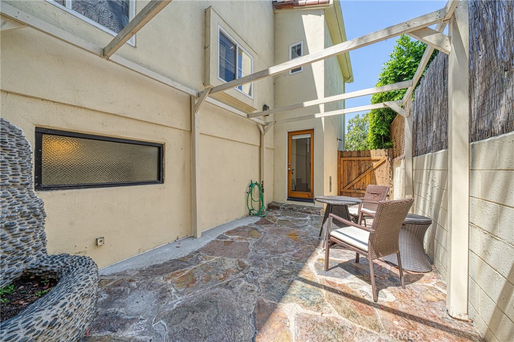 640 N Sweetzer Avenue 4