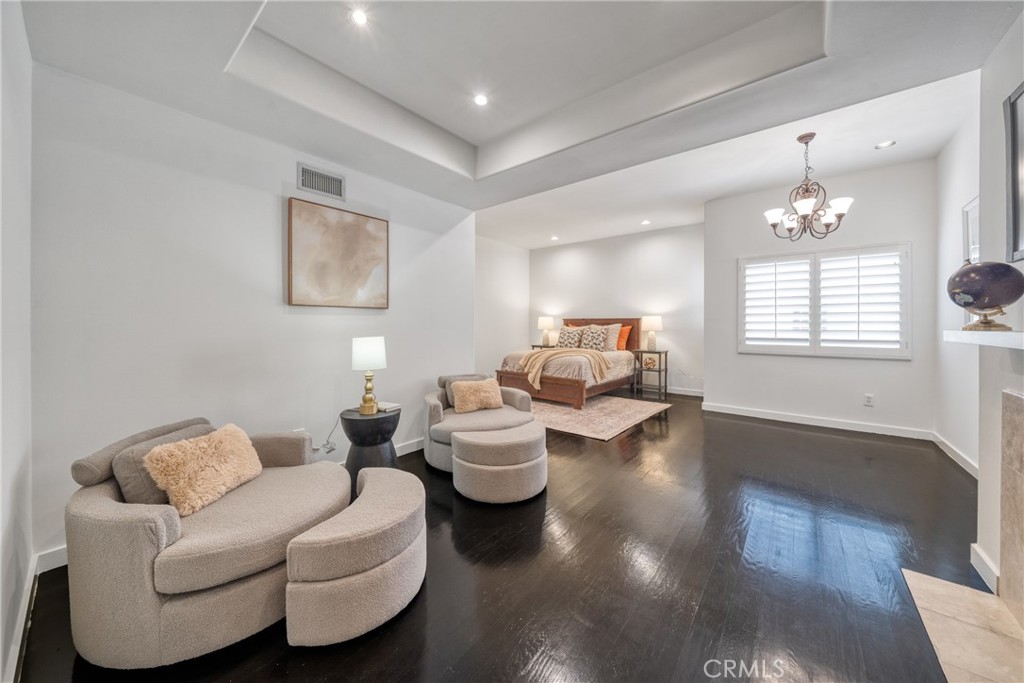 640 N Sweetzer Avenue 4