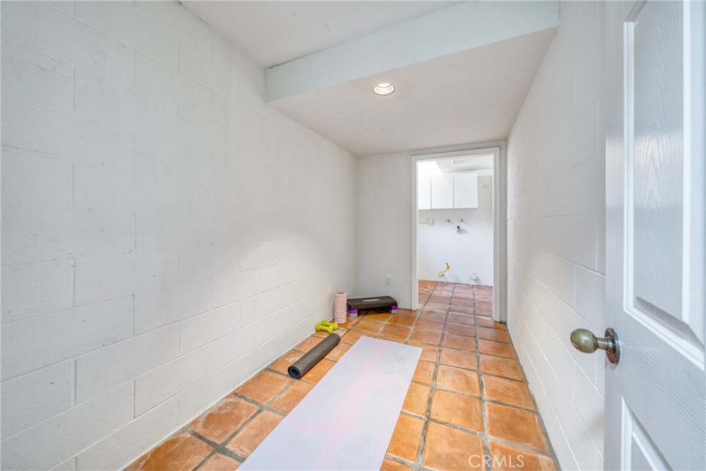 640 N Sweetzer Avenue 4