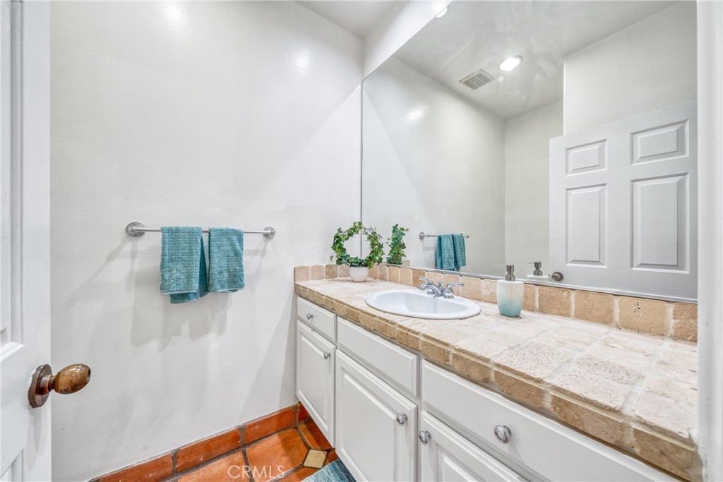 640 N Sweetzer Avenue 4