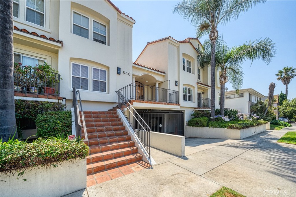 640 N Sweetzer Avenue 4