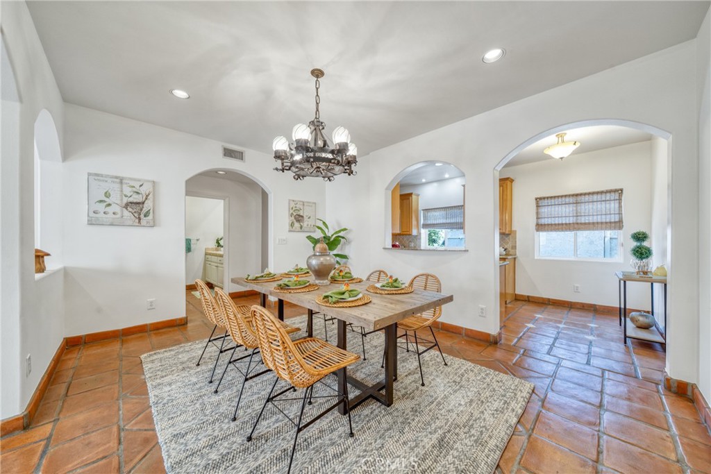 640 N Sweetzer Avenue 4