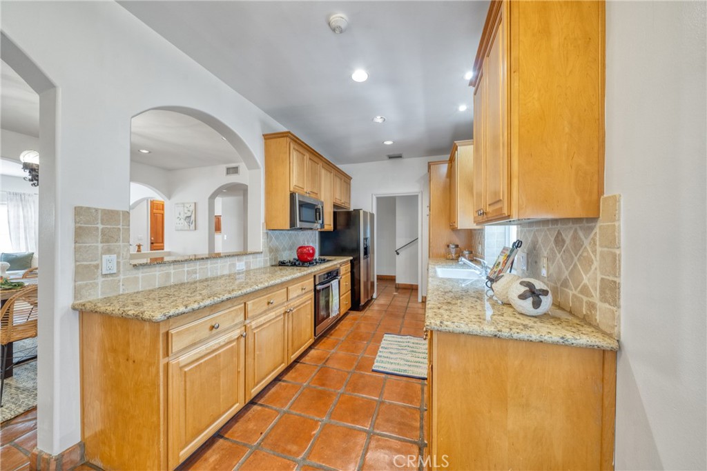 640 N Sweetzer Avenue 4