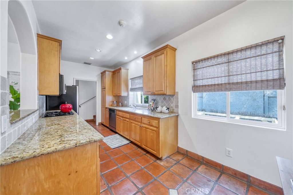 640 N Sweetzer Avenue 4