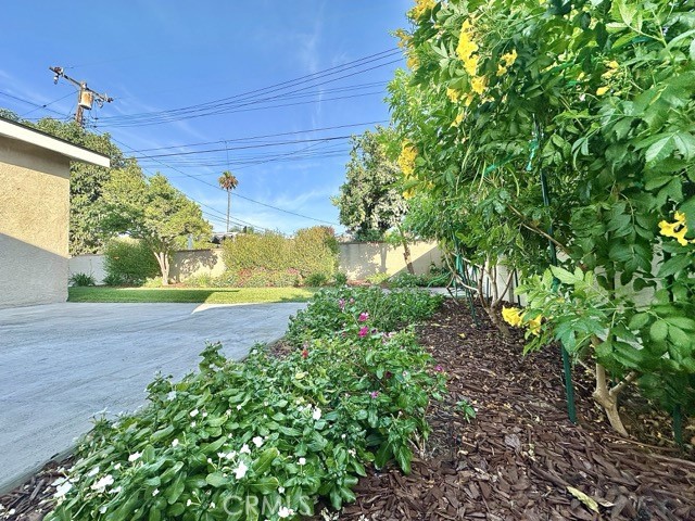 968 N Feather Avenue