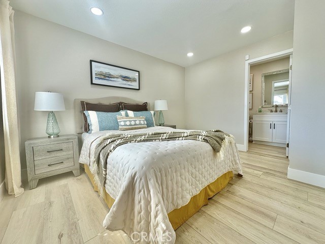 968 N Feather Avenue