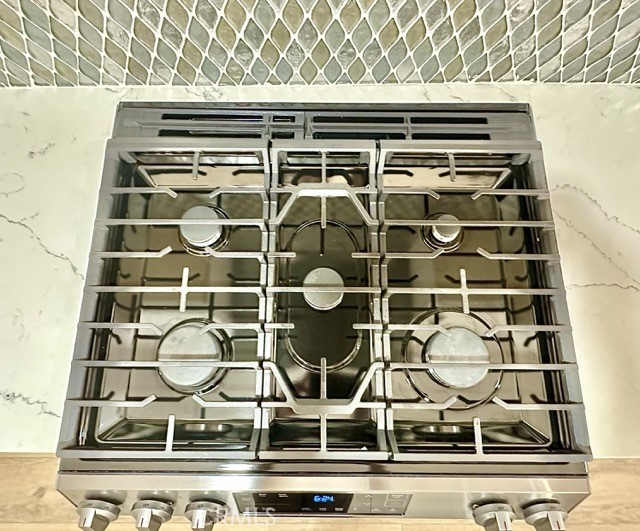 968 N Feather Avenue