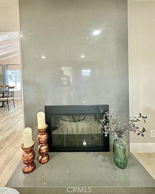 968 N Feather Avenue