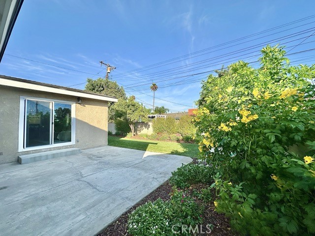 968 N Feather Avenue