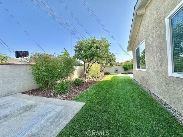 968 N Feather Avenue