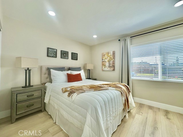 968 N Feather Avenue