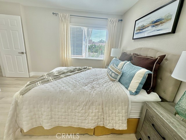 968 N Feather Avenue