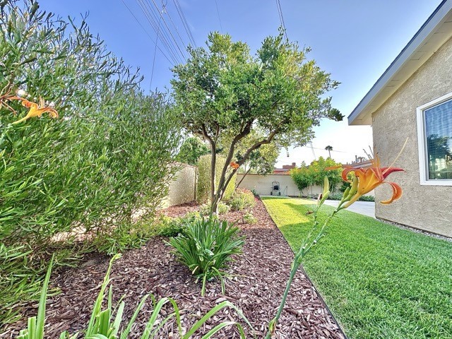 968 N Feather Avenue