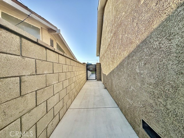 968 N Feather Avenue