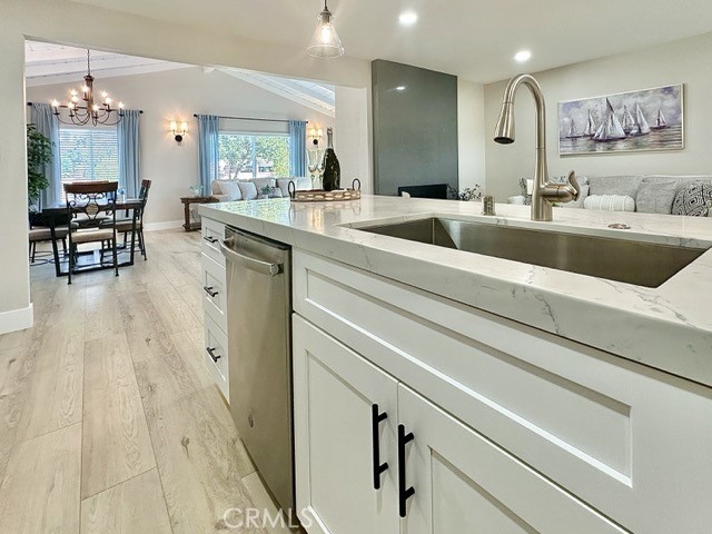 968 N Feather Avenue