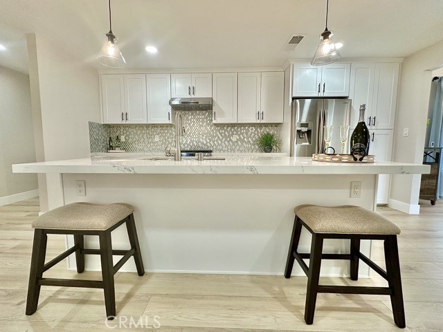 968 N Feather Avenue