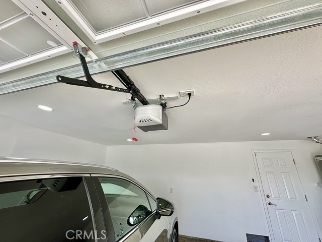 968 N Feather Avenue