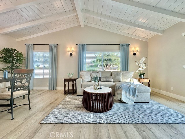 968 N Feather Avenue