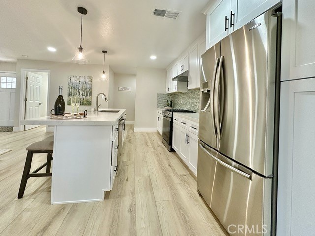 968 N Feather Avenue