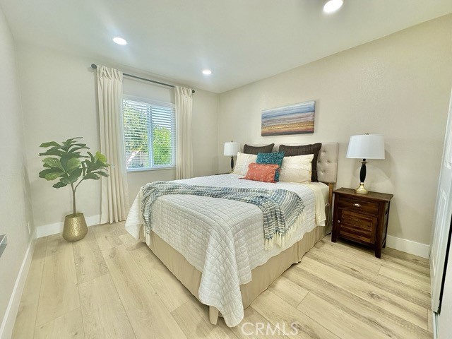 968 N Feather Avenue