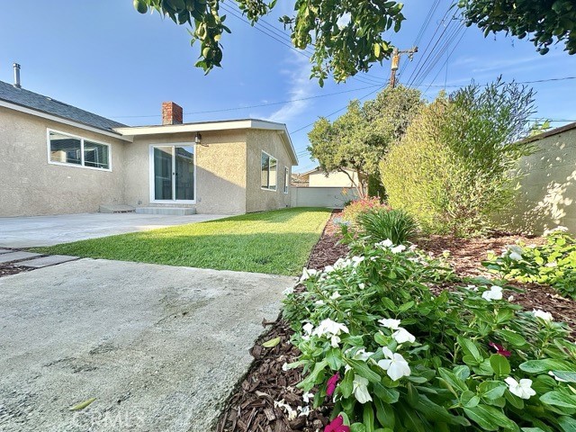 968 N Feather Avenue