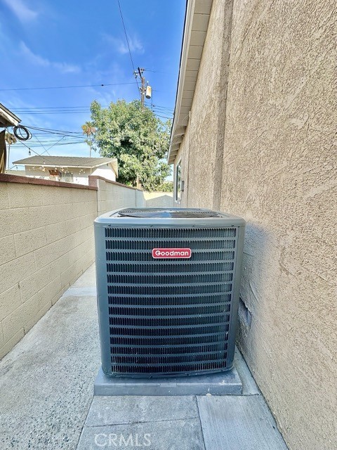 968 N Feather Avenue