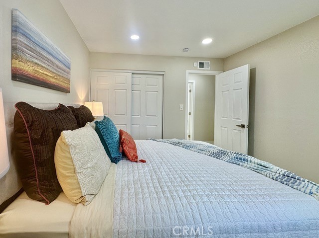 968 N Feather Avenue