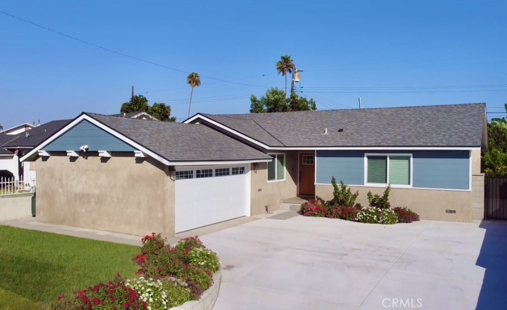 968 N Feather Avenue