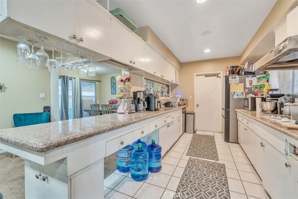 1890 College View Drive