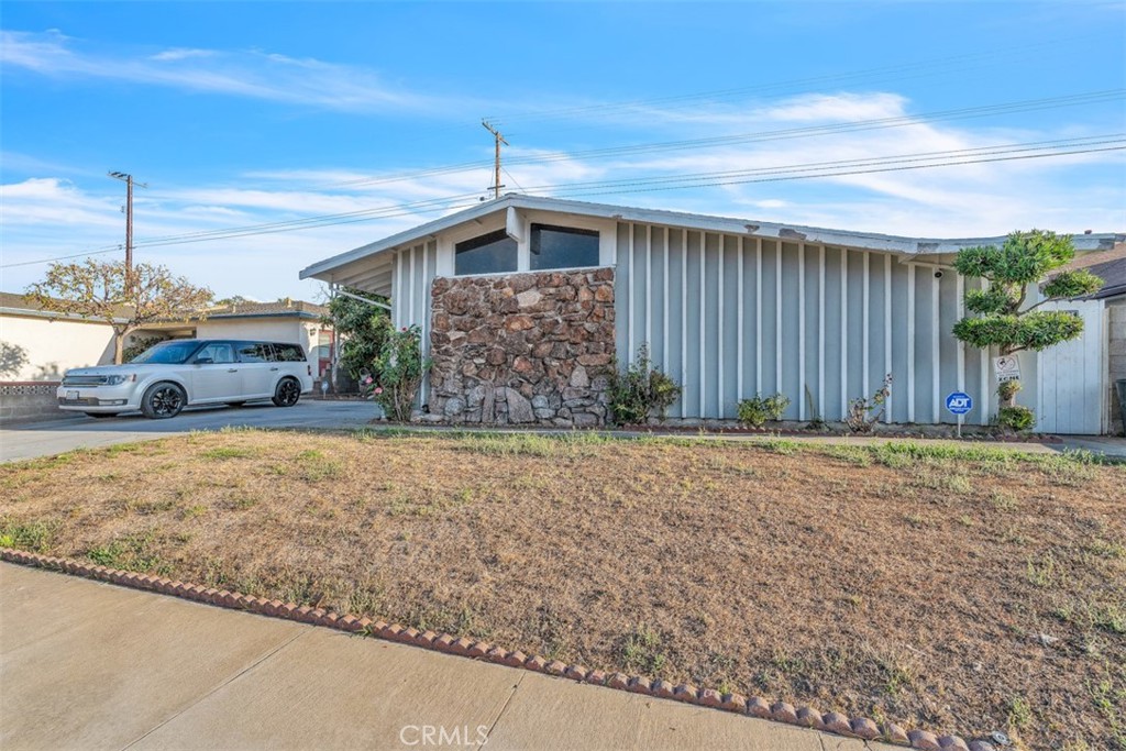 1890 College View Drive