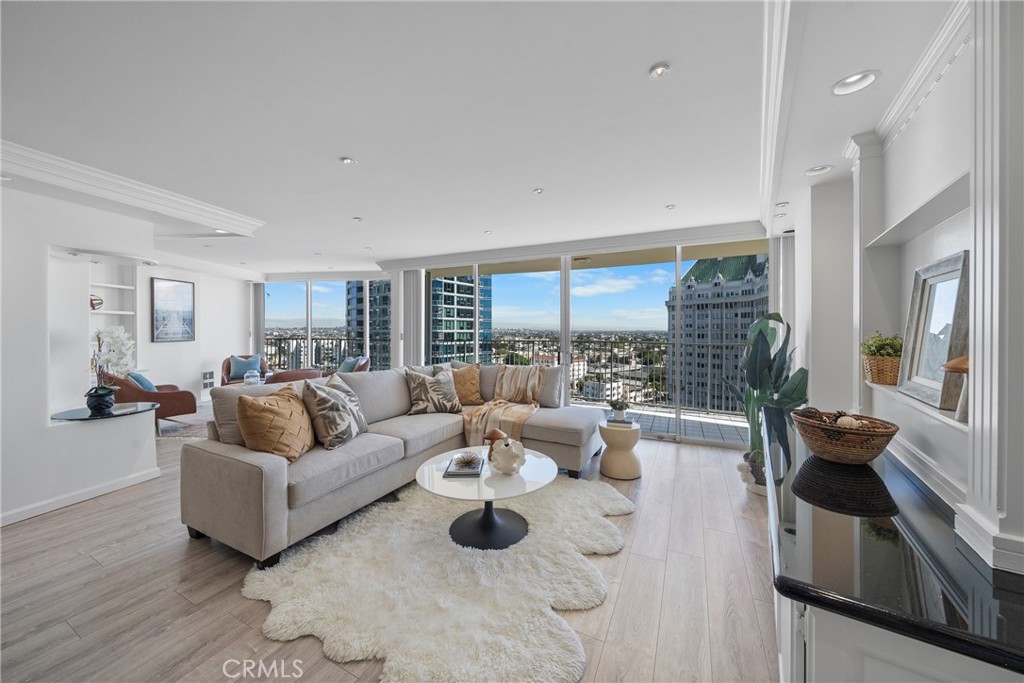 700 E Ocean Boulevard 1804