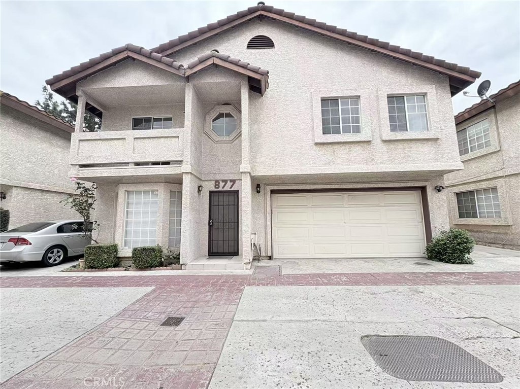 877 S Greenwood Avenue