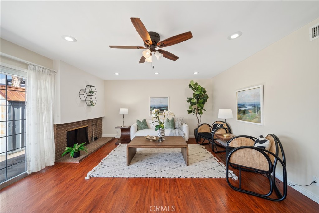 979 Ridgecrest Street