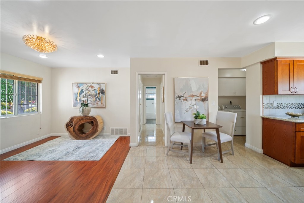 979 Ridgecrest Street