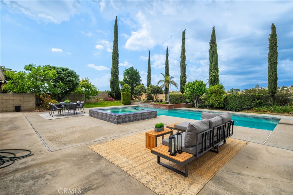 979 Ridgecrest Street