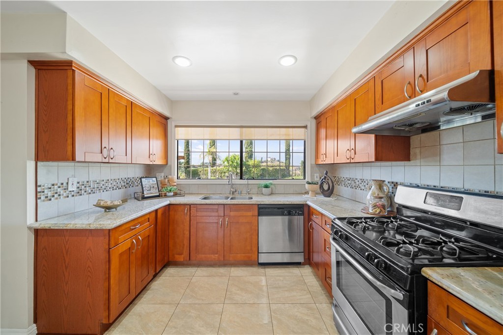 979 Ridgecrest Street