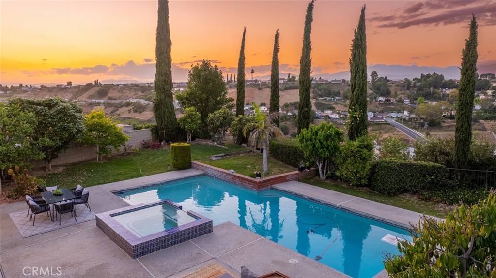 979 Ridgecrest Street