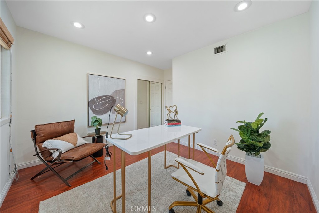 979 Ridgecrest Street