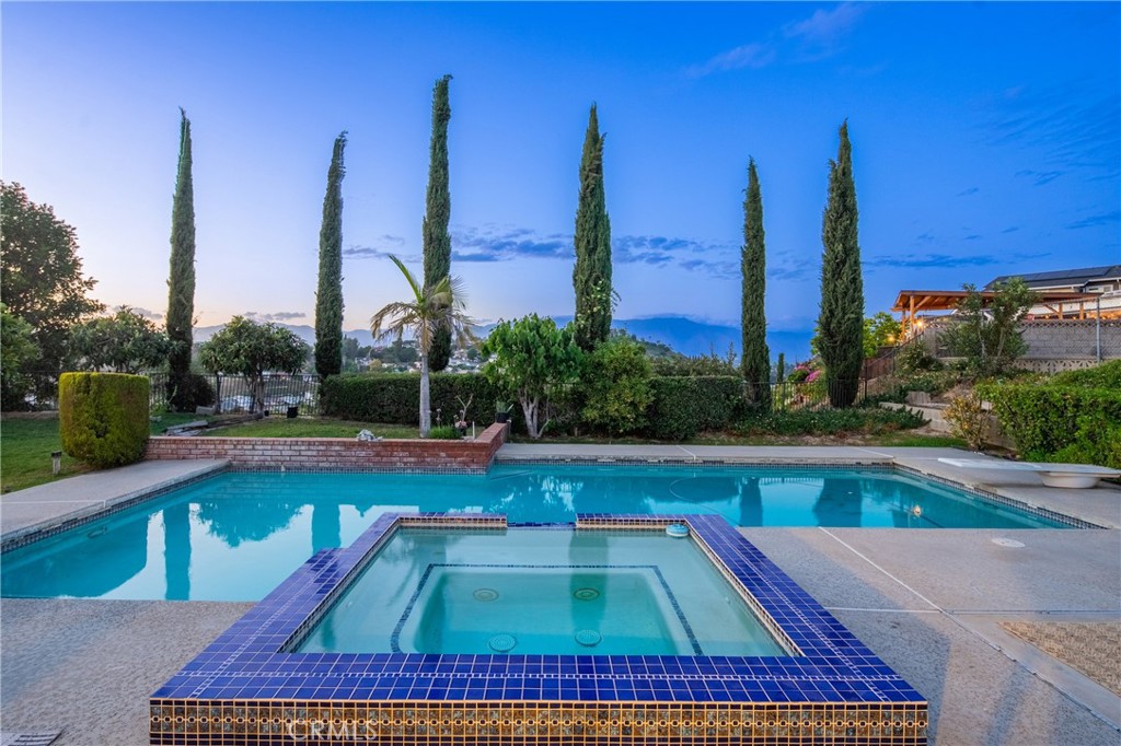 979 Ridgecrest Street