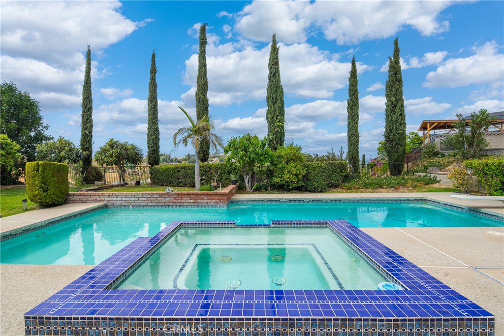 979 Ridgecrest Street