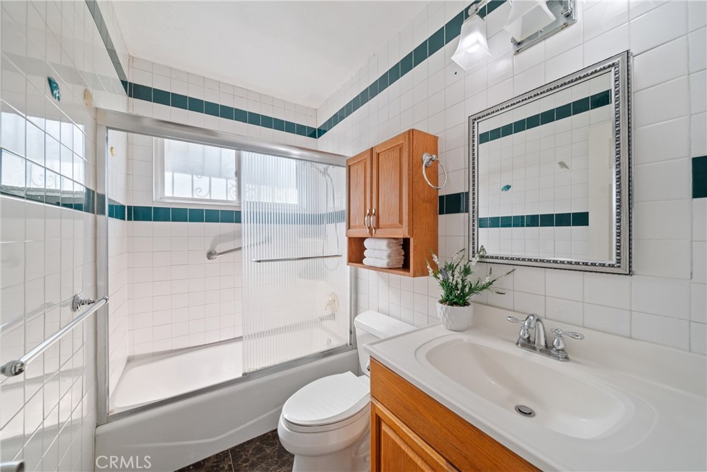 979 Ridgecrest Street